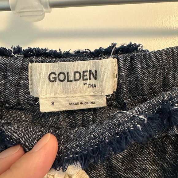 TNA Gray Athletic Shorts for Active Comfort - Picture 2 of 3